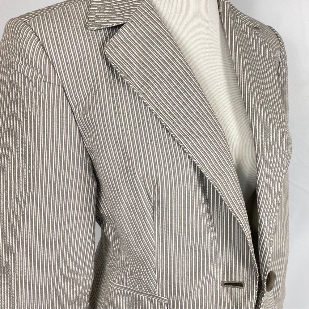 PETITE SOPHISTICATE Seersucker Beige Tan Striped Blazer Jacket One Button - Picture 5 of 8